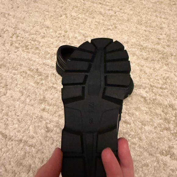 Zara Shiny Black Loafers with Fringe - Picture 3 of 7